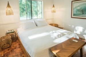 RAINFOREST Nest Self-Service Home in Subic Bay - Monkeys, Bats, Roofdeck!