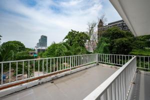 New Nordic Club 2 by Apartwell