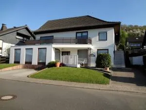 Gästehaus am Ahornweg - 贝尔恩卡斯特尔-库斯