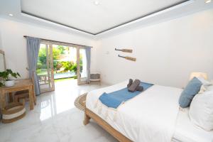 Stylish Tropical Villa Barroso Canggu Shortcut