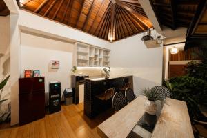 Stylish Tropical Villa Barroso Canggu Shortcut