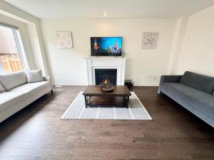 Elegant Retreat near Toronto Airport & Downtown