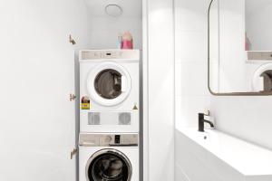 CBD Comfort - Stylish Space in Prime Location