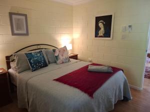 J & Ellas Holiday House - 1 Bedroom, 1 Bathroom Home