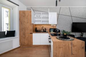 Drewnowska Modern Space Apartment by BookingHost