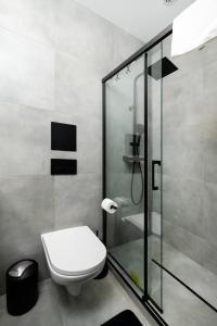 Drewnowska Modern Space Apartment by BookingHost