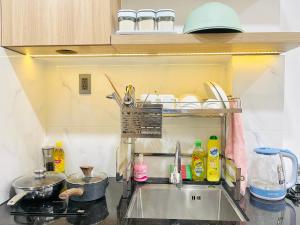 501 Modern Studio with Balcony & Kitchen