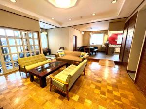 勝浦一望貸切宿 Tona Katsuura Entire House Rental TONA