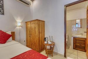 Phòng Giường Đôi Có Phòng Tắm Riêng (Double Room with Private Bathroom)