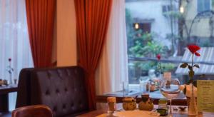 Noble & Swan Boutique Hotel