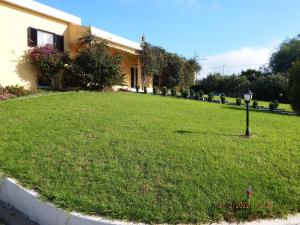 Spacious Villa Lara Estoi with heated pool