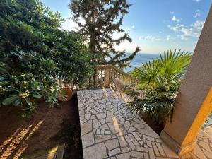 Apartment GOLDENS with a sea view
