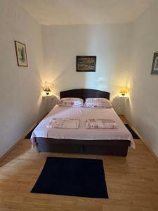 Apartment GOLDENS with a sea view