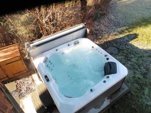 Chalet Standing Jacuzzi
