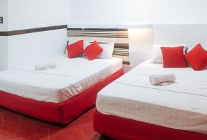Max Travellers Inn by RedDoorz