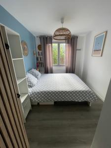 Appartement avec chambre, terrasse et jardinet proche plage, forêt pins, piste cyclable, lac