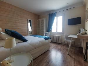 Hotels Logis Hotel Le Central : photos des chambres