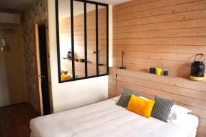 Hotels Logis Hotel Le Central : photos des chambres