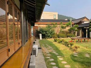 Jeonju Hanok Sanminjae Pension