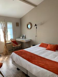 Hotels Logis Hotel Le Central : photos des chambres