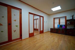 Jeonju Hanok Maeul Dongrakwon Hanok Hotel