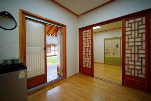 Jeonju Hanok Maeul Dongrakwon Hanok Hotel