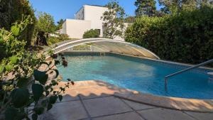 Grande Maison avec piscine, parking et wifi