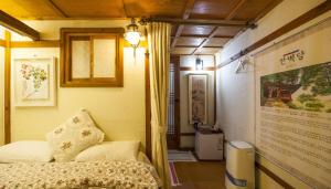 Jeonju Omokheon Hanok Stay