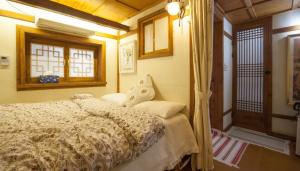 Jeonju Omokheon Hanok Stay