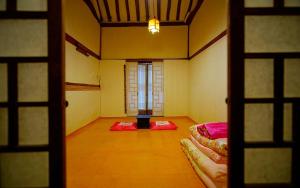 Jeonju Hanokmaeul Ihwawon Gotek