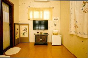 Jeonju Hanok Ihwa Gotaek Banchayougi Josik