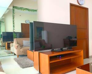 Mactan Newtown - New Modern Condo with Ocean View