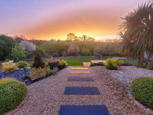 Villas Villa with terrace and garden : photos des chambres