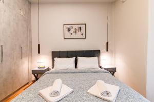 A42 Renovated in 25 8 minutes to Acropolis Museum Heart of Koukaki