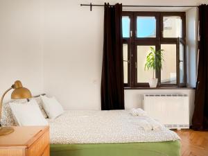 Apartment with separate bedroom in the heart of Krakow, Market Square