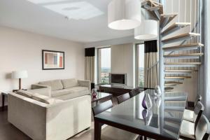 Maisonette Suite with View room in NH Den Haag