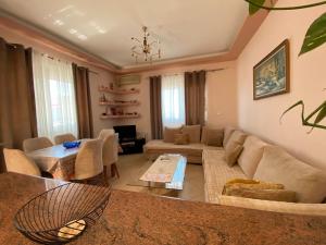 Vila Floban & MIRDAR KOSHI