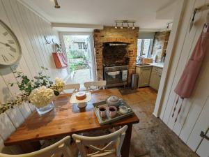 Wishbone Cottage In The Cotswolds