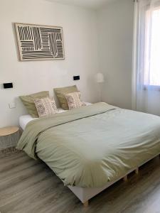 Appartements 2 pieces, moderne et lumineux avec piscine en residence privee : photos des chambres