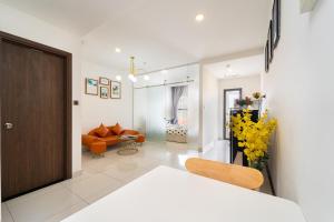 SaiGon Royal - 1BR Golden Hour in D4 - Hana Apart