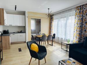 ApartamentyKudowa - Willa Pod Dębami z ogrodem i parkingiem,