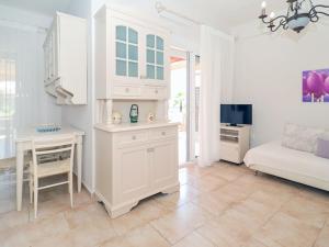 AEON Beach Villa, Tripotamos by Halkidiki Villas