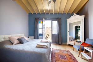 Enjoy Golden Horn views from Tangerine house