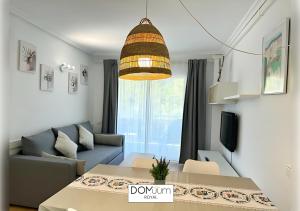 DOMuum Holidays - ROYAL DELUXE