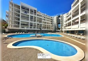 DOMuum Holidays - ROYAL DELUXE