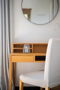 Villa Shangrila, charming house with sea view, swimming pool and garden nr Monaco and Italy