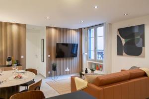 #45 Quiet chic 5mins walk to port and beach AC Wifi