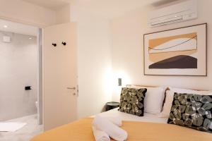 #45 Quiet chic 5mins walk to port and beach AC Wifi