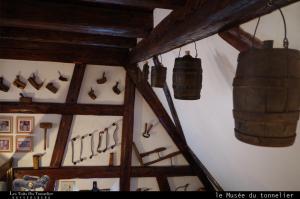 Appartements Les Toits du Tonnelier - 64 m2 - situation plein centre medieval - sauna - 2 garages : photos des chambres