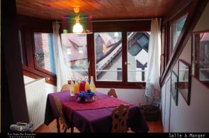 Appartements Les Toits du Tonnelier - 64 m2 - situation plein centre medieval - sauna - 2 garages : photos des chambres